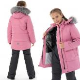 Зимний костюм Скандинавия.  ПОДАРОК! Мембранные краги из основной ткани, на утеплителе холлофан 120 с подкладкой из флиса Зимний комплект одежды из мембраны 5К/5К на утеплителе холлофан 300. Практичный минимализм с продуманным функционалом - тренд молодежной моды. За счет свойств ткани, утеплителя и подкладки костюм легко держит тепло даже в 35С мороз. Рост модели на фото 148 см Размер пальто на модели 140-146 Температурный режим до -35С опт от 20000 тыс без размерных ряд