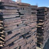 Галтованный камень красный пластушка