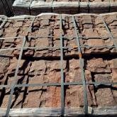 Камень пиленый со сколом красный песчаник