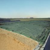 Сетки защитная для силосно/сенажных траншей, для укрытия и защиты силосной и сенажной плёнки от Лелаф. Силосные мешки 