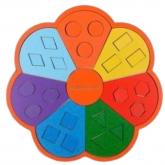 Красочная и увлекательная игра для изучения цветов. Благодаря мозаике ребенок с легкостью в игровой форме освоит основные цвета и геометрические формы. Кроме того, игра направлена на развитие мелкой моторики, развития памяти и логического мышления