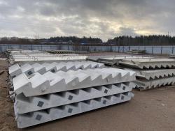 Железобетонные лестничные марши применяются при строительстве многоквартирных жилых домов, промышленных объектов, офисных сооружений. Они используются для монтажа лестничных пролетов совместно с плитами и площадками из бетона.