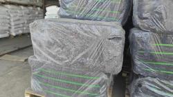 Волокно прессуется в кипы, что позволяет хранить необходимый запас продукции на складе, а также обеспечивает выгодную транспортировку в любой регион. Вес кипы ≈ 75 кг. Размеры кипы 0,5 х 0,5 х 1,0 метр