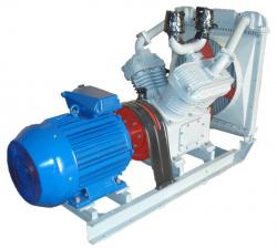 Компрессор 4ВУ1-5/9 - это общепромышленный бескрейцкопфный компрессор. Компактный и надежный в эксплуатации. Применяется для обеспечения оборудования с пневматикой сжатым воздухом, для пескоструйных работ. 