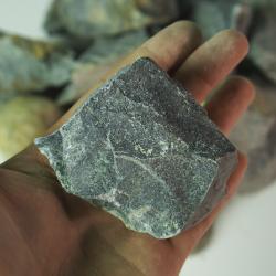 Нефрит колотый 40-80 мм