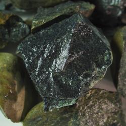 Нефрит колотый 40-80 мм