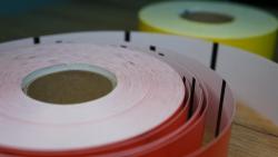 Термокартон в рулоне с черной меткой